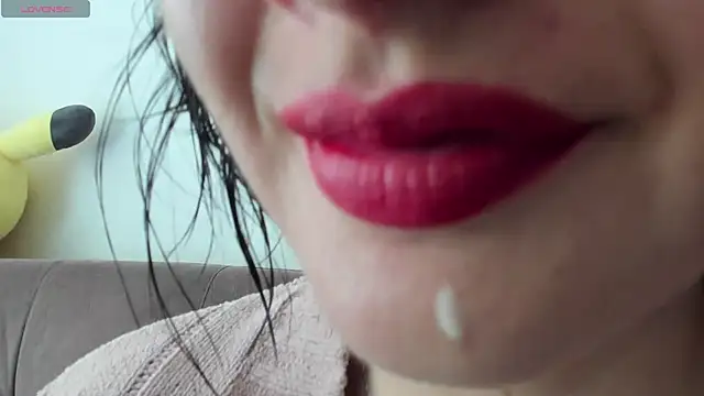 Snapshot of queen_fetish chatting on March 5, 2025, 3:29 pm queen fetish online show from March 5, 2025, 3:29 pm