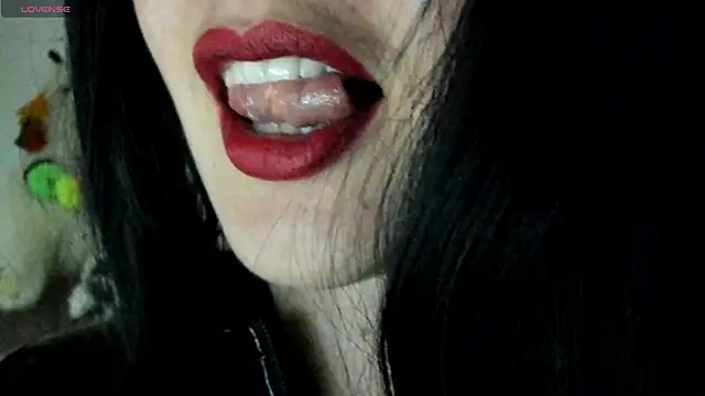Snapshot of queen_fetish chatting on March 10, 2025, 8:34 pm queen fetish online show from March 10, 2025, 8:34 pm