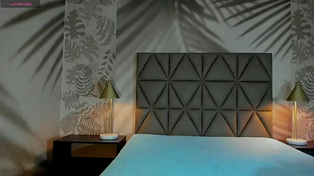 AnneDixie online show from March 7, 2026, 3:03 am