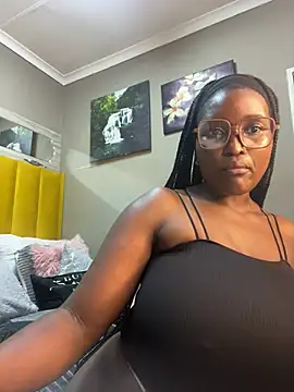 Snapshot of Bustygoddess32 chatting on February 1, 2025, 4:24 am Bustygoddess32 online show from February 1, 2025, 4:24 am