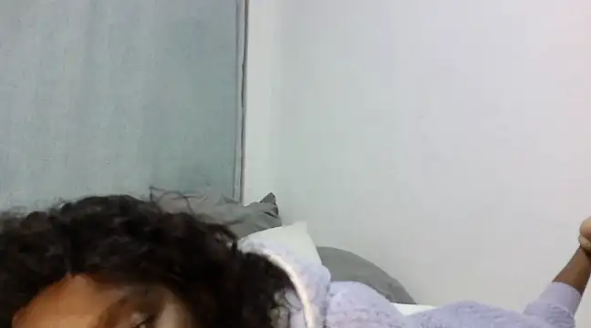 Sexxybella27 online show from February 3, 2025, 8:57 pm