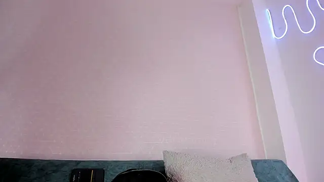 artmiaa online show from September 25, 2025, 12:42 pm