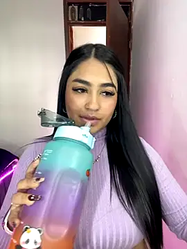 Snapshot of Charlotte_cutee18 chatting on October 29, 2025, 8:32 pm Charlotte cutee18 online show from October 29, 2025, 8:32 pm