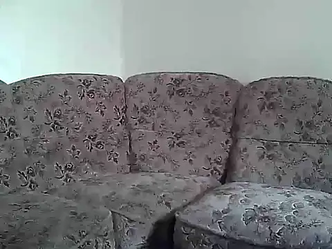 suarez1235 online show from April 13, 2026, 10:43 am