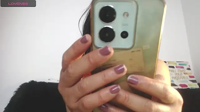 Snapshot of missbella1 chatting on December 13, 2024, 11:17 pm missbella1 online show from December 13, 2024, 11:17 pm