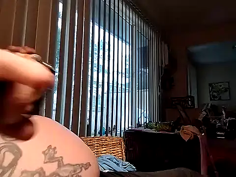 Snapshot of fukurbutt chatting on December 3, 2024, 4:17 pm fukurbutt online show from December 3, 2024, 4:17 pm