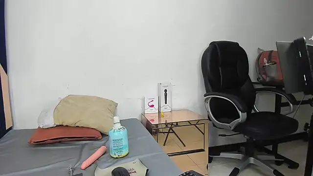 Barbie girl 69 online show from November 15, 2025, 1:07 pm