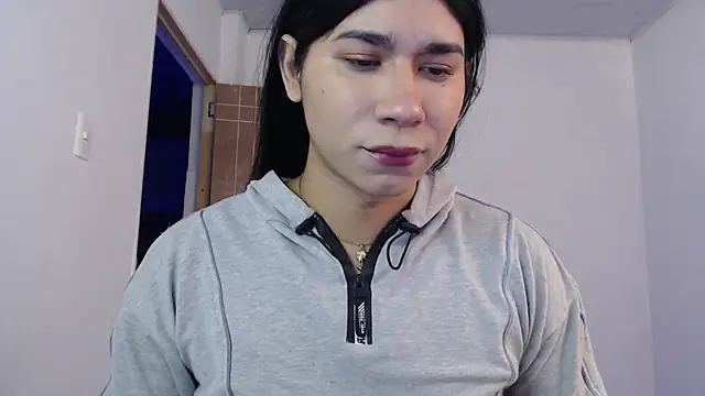 Snapshot of Moon_Foxxy chatting on June 21, 2026, 6:21 pm Moon Foxxy online show from June 21, 2026, 6:21 pm
