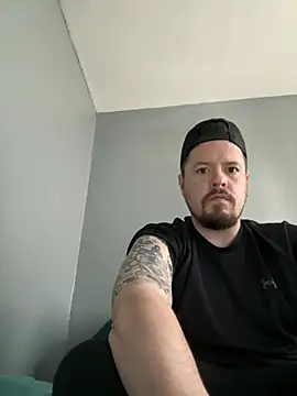 Snapshot of husband4555 chatting on February 9, 2026, 4:00 pm husband4555 online show from February 9, 2026, 4:00 pm