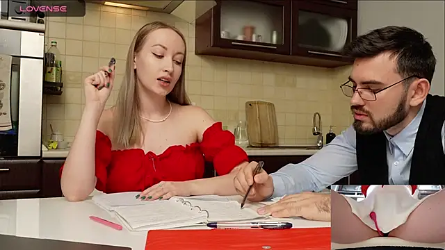 luxmuur online show from December 6, 2024, 1:33 pm