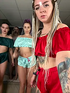 Snapshot of RollingGirls chatting on October 18, 2025, 1:01 pm RollingGirls online show from October 18, 2025, 1:01 pm