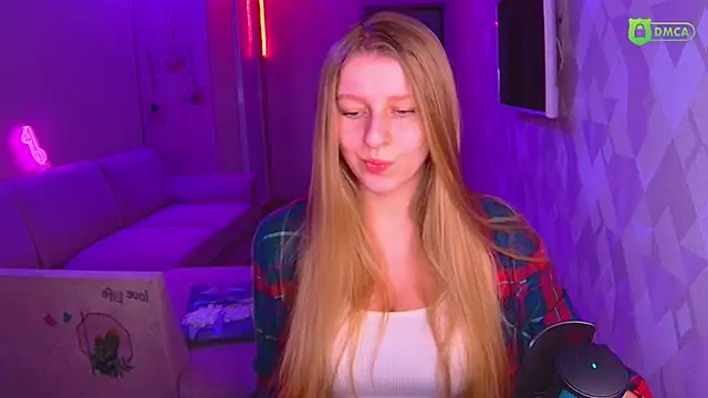 AmaliaQueen online show from December 9, 2024, 2:06 pm