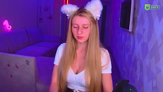 AmaliaQueen online show from November 1, 2025, 2:19 pm