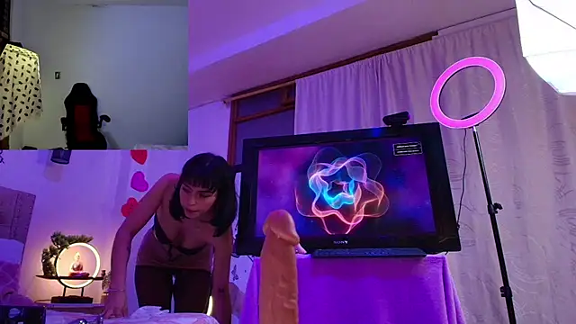 Snapshot of AnnieNasty chatting on February 28, 2025, 12:42 pm AnnieNasty online show from February 28, 2025, 12:42 pm