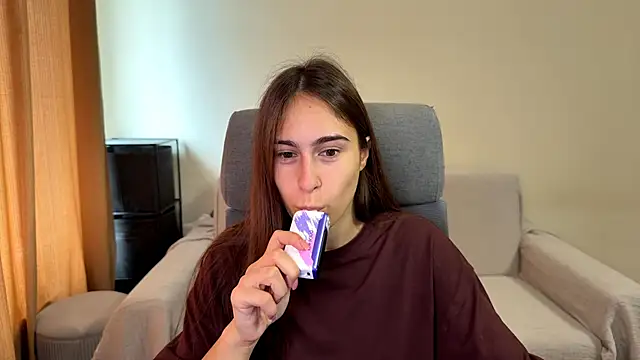 AliceKolltt online show from September 24, 2025, 8:50 am