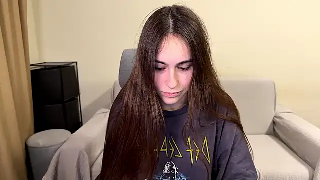 AliceKolltt online show from February 10, 2026, 5:06 pm