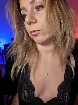 Snapshot of angela_88 chatting on January 9, 2025, 7:08 pm angela 88 online show from January 9, 2025, 7:08 pm