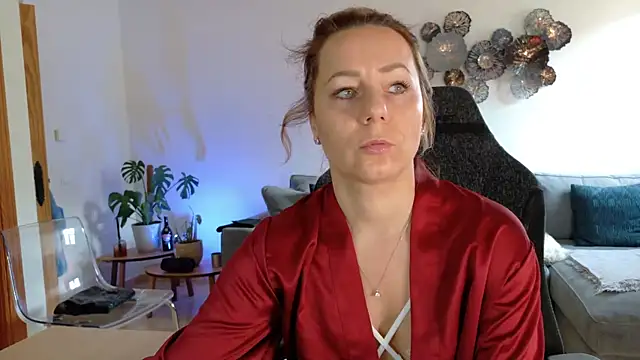 Snapshot of angela_88 chatting on February 25, 2025, 9:42 am angela 88 online show from February 25, 2025, 9:42 am