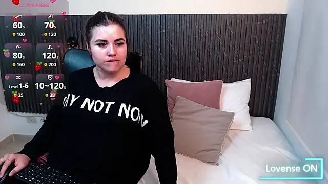 Aabby lee online show from October 27, 2025, 6:34 pm