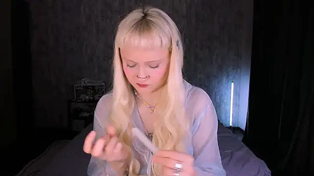 MariaMango online show from November 14, 2025, 2:10 am