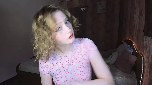 MariaMango online show from April 14, 2026, 7:09 pm