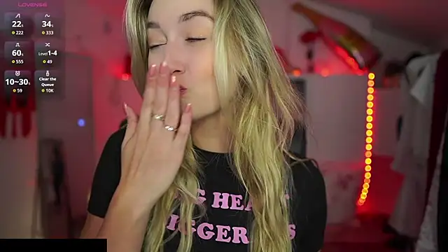 Alexis   Texas online show from September 17, 2025, 7:04 pm