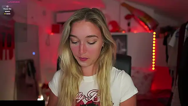 Alexis   Texas online show from September 21, 2025, 6:20 pm