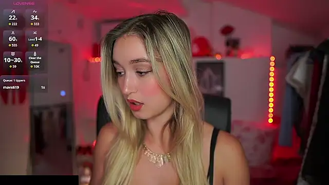 Alexis   Texas online show from October 7, 2025, 1:08 pm