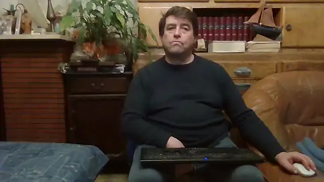 sympatrique online show from December 8, 2024, 9:08 pm