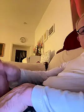 Frank22xx online show from January 7, 2026, 8:33 pm