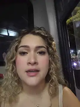 Sara smiiith211 online show from July 19, 2026, 12:36 am