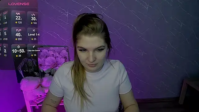 Snapshot of lily_williamss chatting on May 17, 2026, 12:56 pm lily williamss online show from May 17, 2026, 12:56 pm