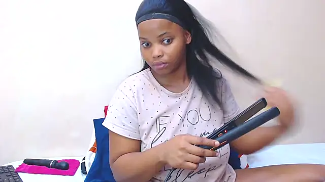 Xoli 11 online show from October 9, 2025, 1:25 am