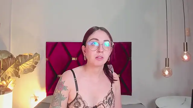 Emilywatsonn online show from September 13, 2025, 11:48 pm