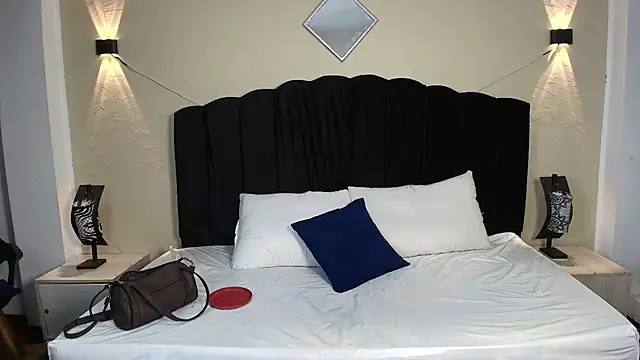 Ambarross online show from October 14, 2025, 7:36 pm