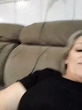 marcialoira online show from November 5, 2025, 11:05 pm