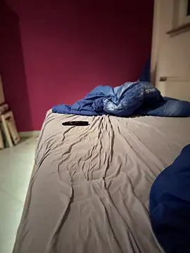 Bennyben8604 online show from February 11, 2025, 9:35 pm