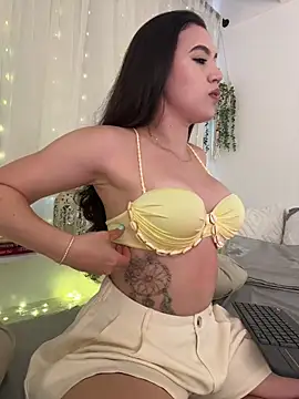 Snapshot of Amelia_Rouse chatting on May 6, 2026, 8:47 pm Amelia Rouse online show from May 6, 2026, 8:47 pm
