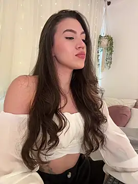 Snapshot of Amelia_Rouse chatting on May 25, 2026, 8:15 pm Amelia Rouse online show from May 25, 2026, 8:15 pm