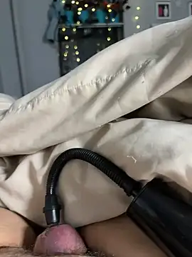 Snapshot of sylviahhh chatting on March 23, 2026, 2:04 am sylviahhh online show from March 23, 2026, 2:04 am