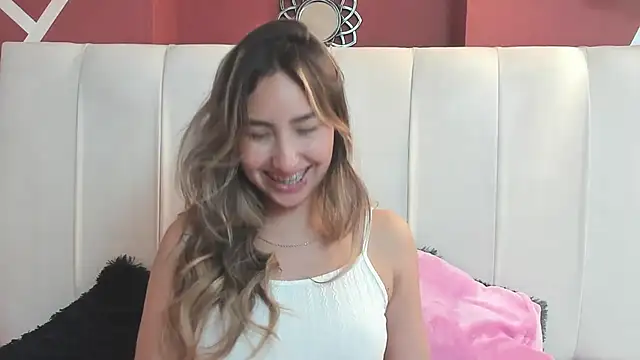  Emma Valka online show from March 18, 2025, 9:43 pm