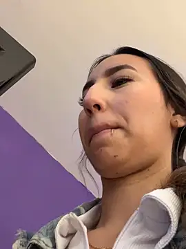  Emma Valka online show from November 1, 2025, 3:58 pm