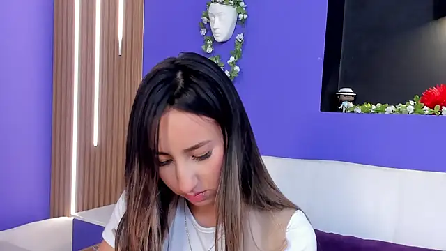  Emma Valka online show from November 24, 2025, 7:24 pm