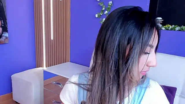  Emma Valka online show from November 26, 2025, 6:53 pm