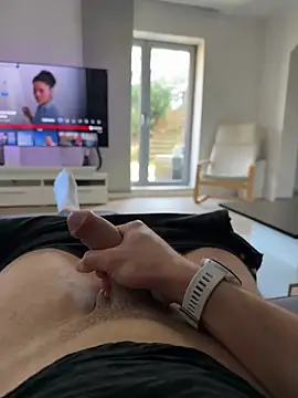 Siggidc2n online show from March 7, 2025, 1:51 pm