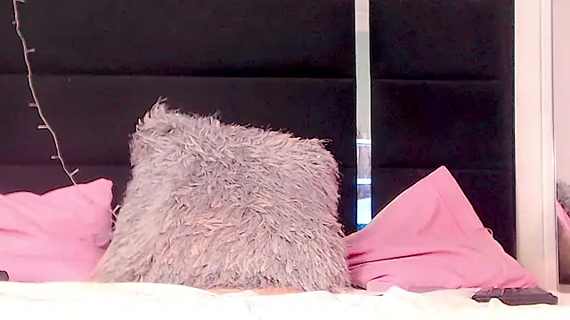 Snapshot of Demyraii chatting on December 2, 2025, 3:34 am Demyraii online show from December 2, 2025, 3:34 am