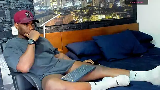 thomas santtos1 online show from February 14, 2025, 7:54 pm