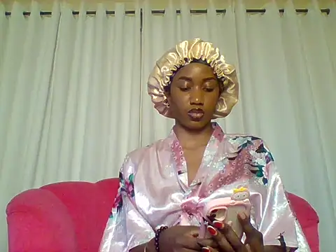 Queeen model online show from October 6, 2025, 9:34 pm