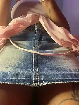 Cherrytowild online show from February 3, 2025, 10:25 am