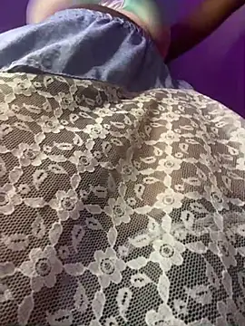 Cherrytowild online show from March 16, 2025, 5:39 pm